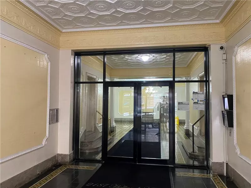 2187 Holland AVE #3F, Bronx, NY 10462