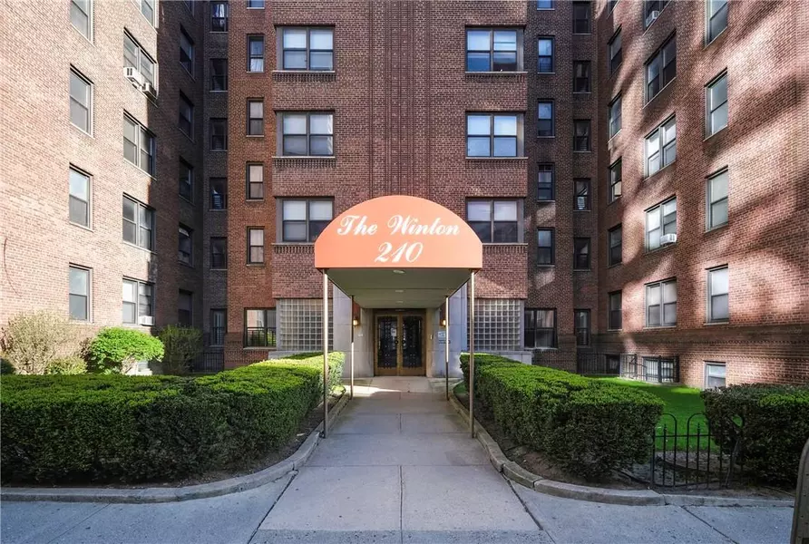 210 Martine AVE #2N, White Plains, NY 10601