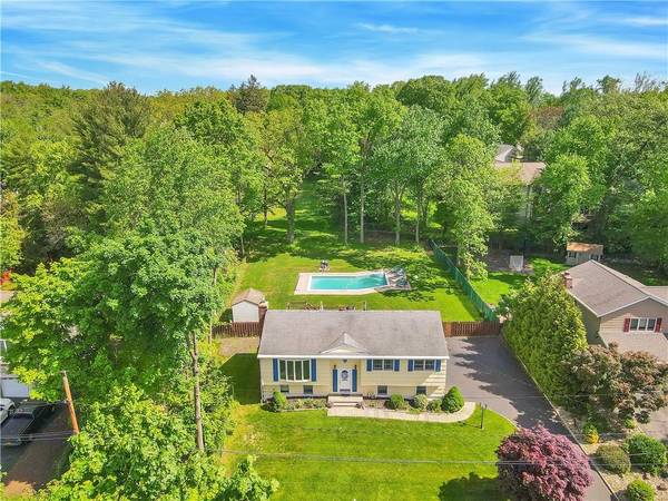 15 Naomi RD, Pearl River, NY 10965