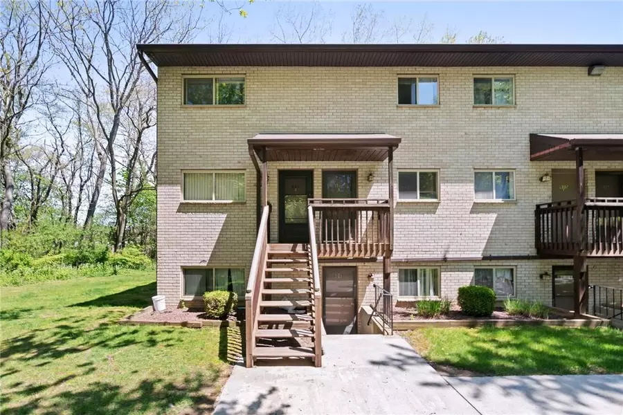 26 Cooper RD #603, Poughkeepsie, NY 12603