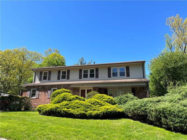 8 Ethan Allen CT, Orangeburg, NY 10962