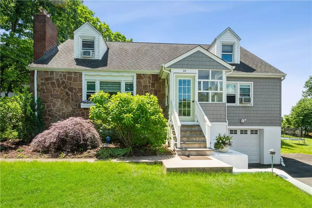 West Nyack, NY 10994,42 Sunset View DR