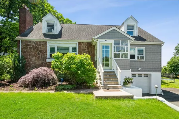 42 Sunset View DR, West Nyack, NY 10994