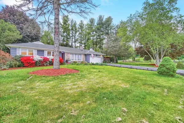 1 Marget Ann LN, Suffern, NY 10901