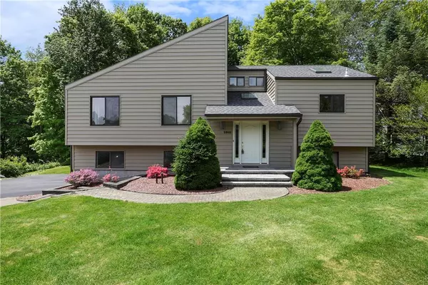 2801 Ogden DR, Yorktown Heights, NY 10598