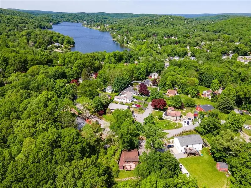 45 Brayton RD, Carmel, NY 10512