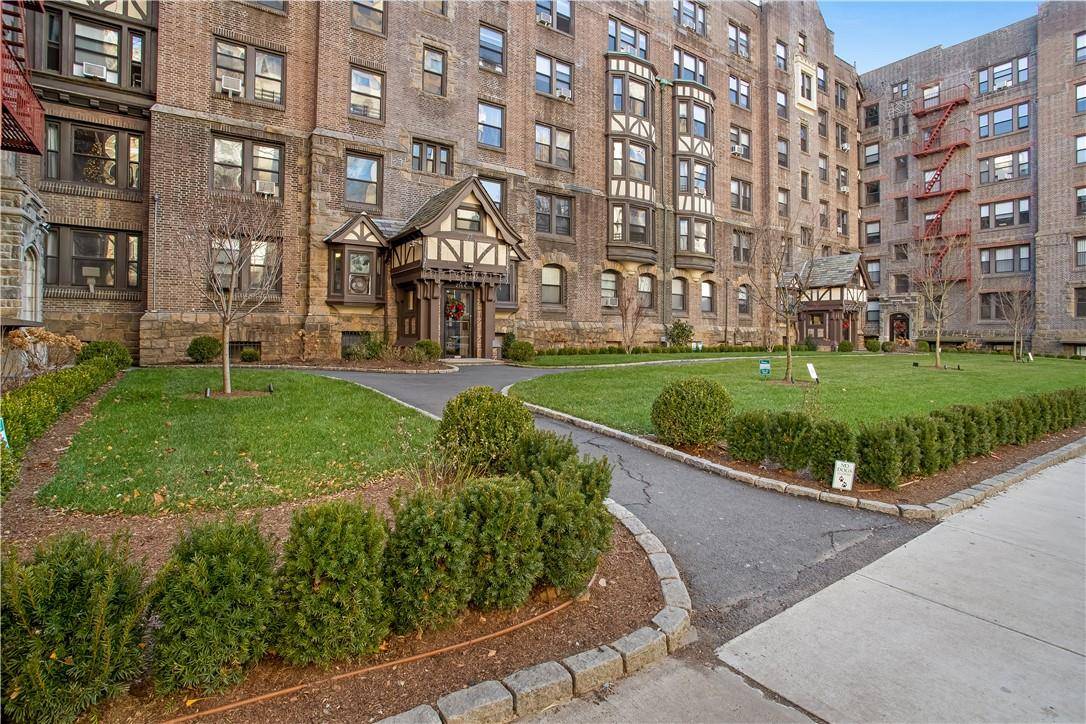 250 Martine AVE #2F, White Plains, NY 10601