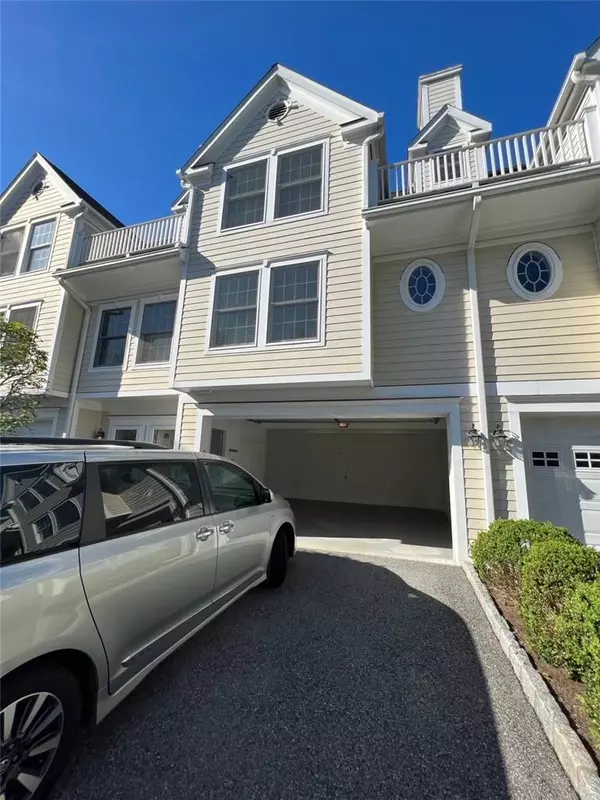 Mount Kisco, NY 10549,29 Carpenter AVE #2A