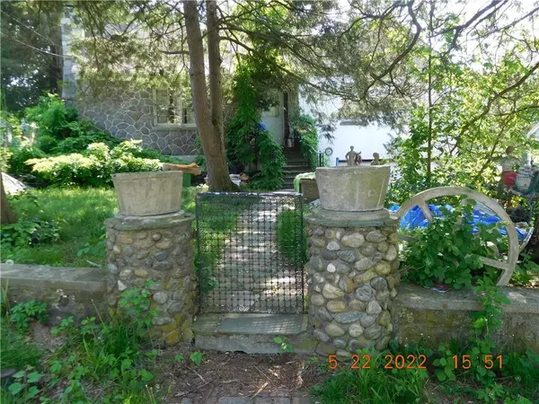 21 New Castle DR, Mount Kisco, NY 10549