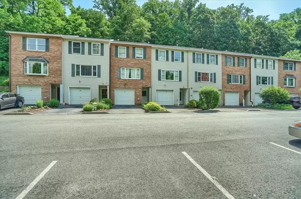 96 Foltim WAY, Congers, NY 10920