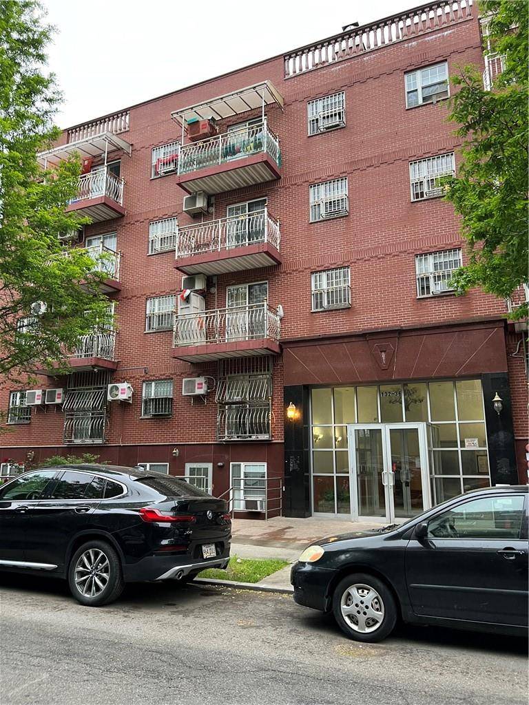 13236 Pople AVE #3D, Flushing, NY 11355