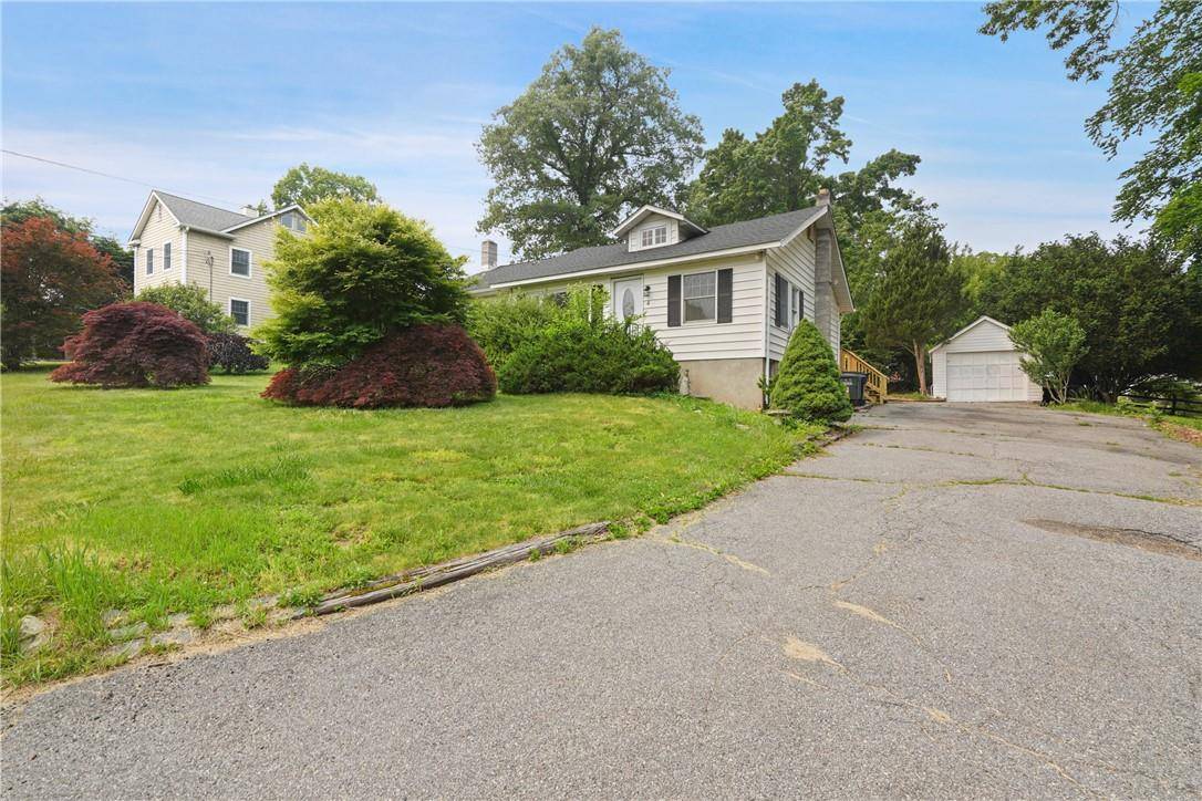 4 Bridge LN, Yorktown Heights, NY 10598