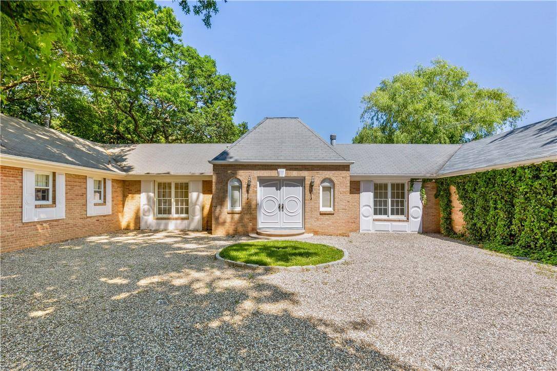 7 Rolling Hills LN, Harrison, NY 10528