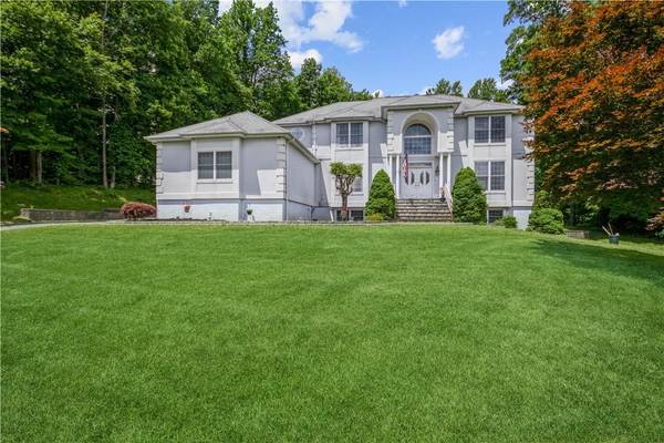 11 Betsy RD, Mahopac, NY 10541