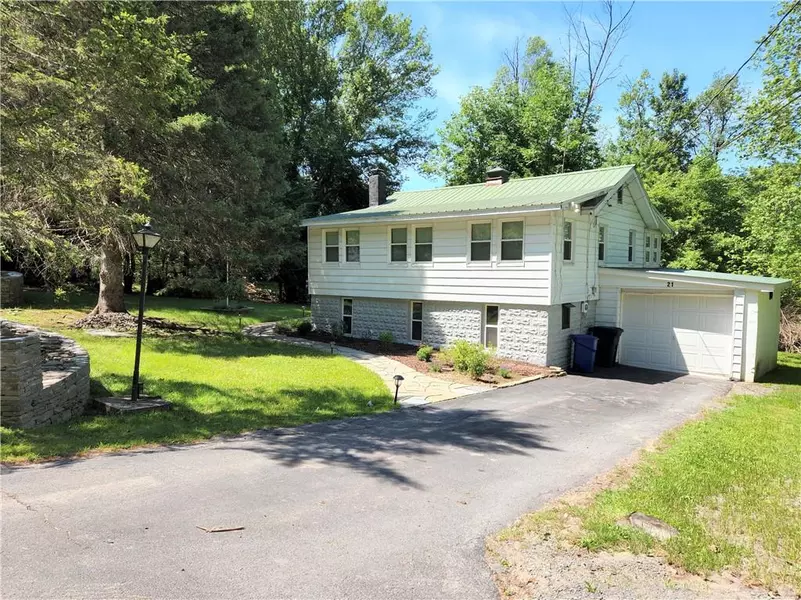 21 E Sullivan PL, Smallwood, NY 12778