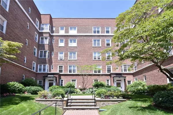 1 Midland Gardens #1A, Bronxville, NY 10708