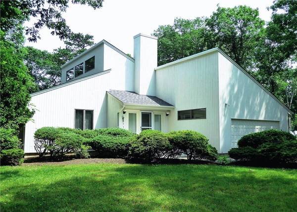 24 Head Of Lots RD, East Quogue, NY 11942