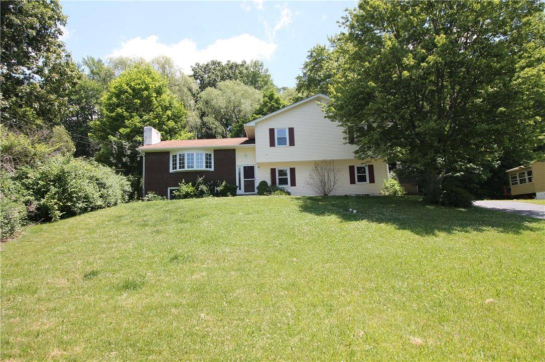 32 Hillview CIR, Poughkeepsie, NY 12603