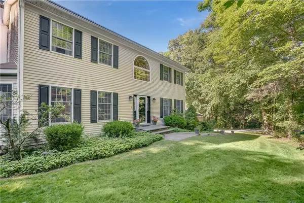 20 Dixon CT, Poughquag, NY 12570