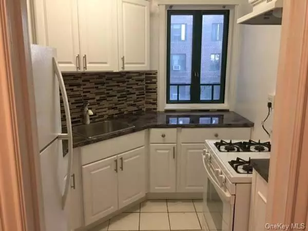 1725 Purdy ST #5C, Bronx, NY 10462