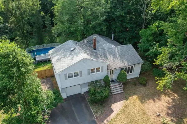 83 Pine Tree LN, Tappan, NY 10983
