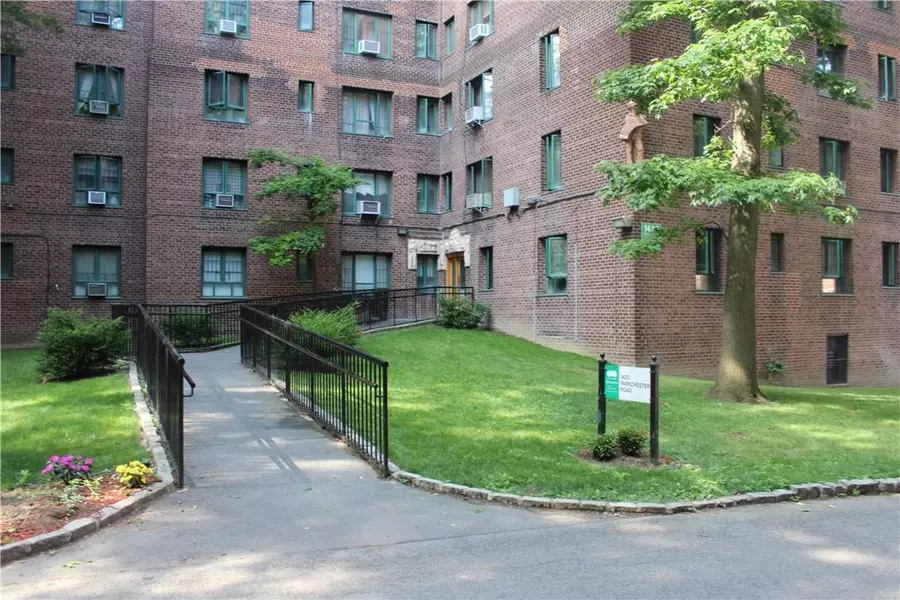 1420 Parkchester RD #1E, Bronx, NY 10462