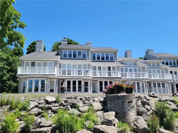 2 Marina DR, Catskill, NY 12414