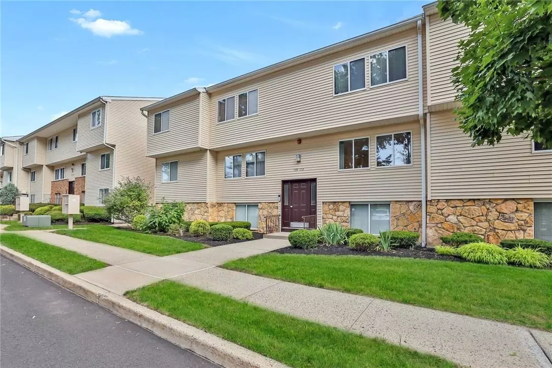 Nanuet, NY 10954,25 College AVE #109