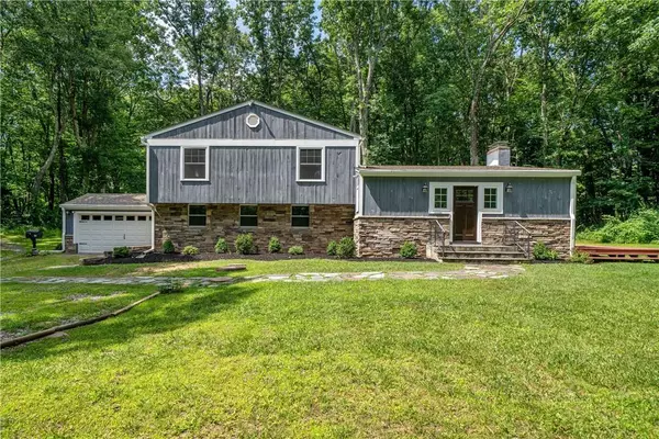 42 Sumner LN, Pawling, NY 12564