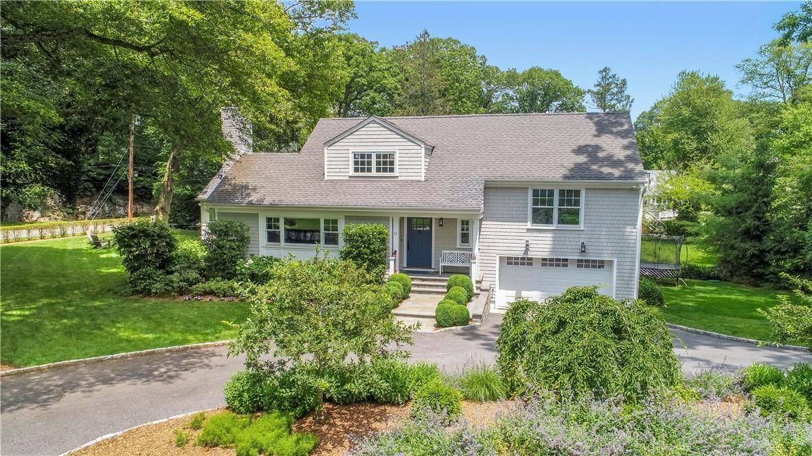 11 Woods WAY, Larchmont, NY 10538