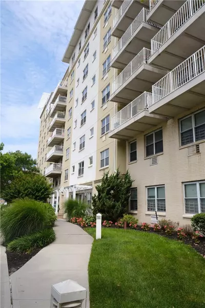 7914 Rockaway Beach BLVD #8D, Rockaway Beach, NY 11693