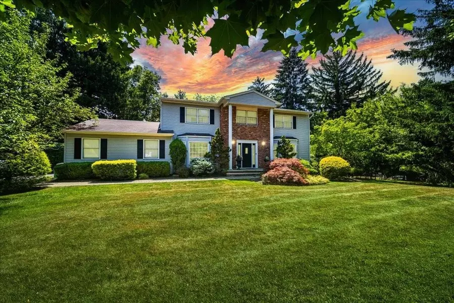 10 Evergreen CT, Suffern, NY 10901