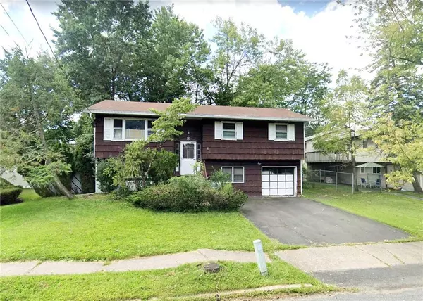 8 Bohr CT, Spring Valley, NY 10977