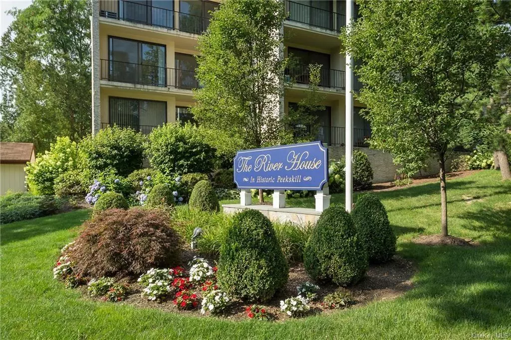 Peekskill, NY 10566,150 Overlook AVE #2R