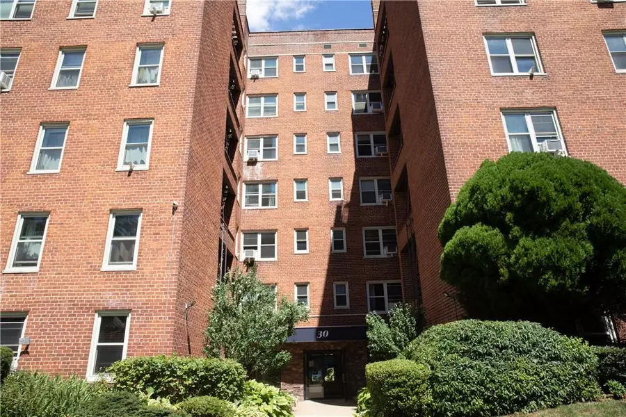 30 N Broadway #3G, White Plains, NY 10601