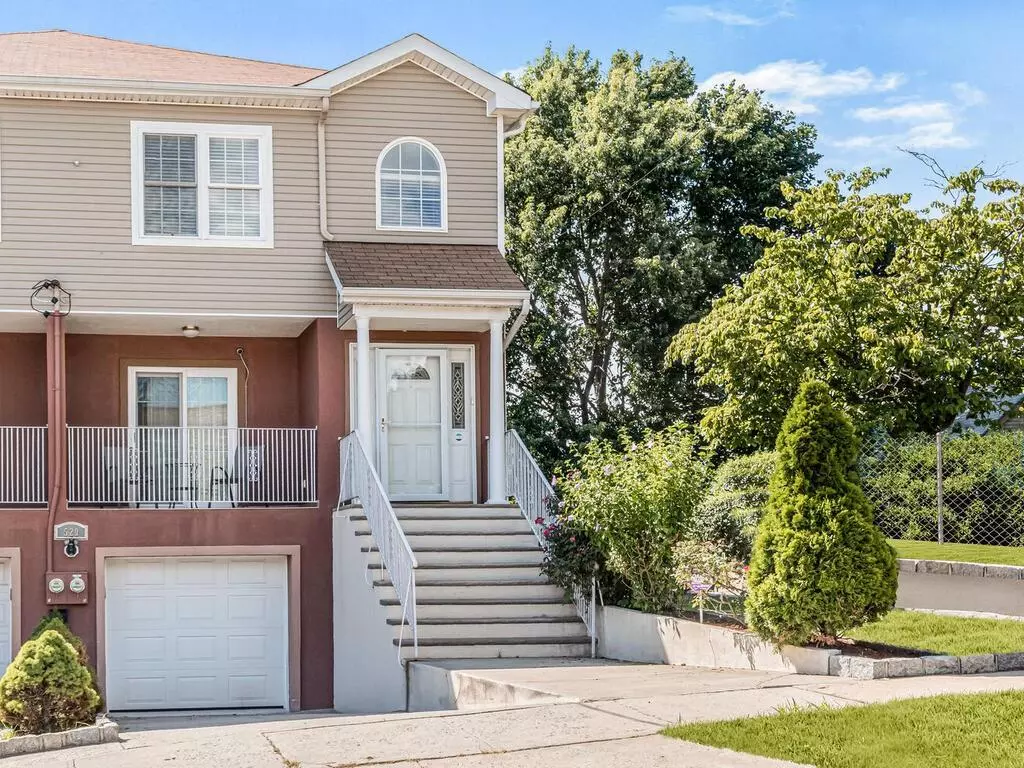 Mount Vernon, NY 10552,520 N Terrace AVE #B