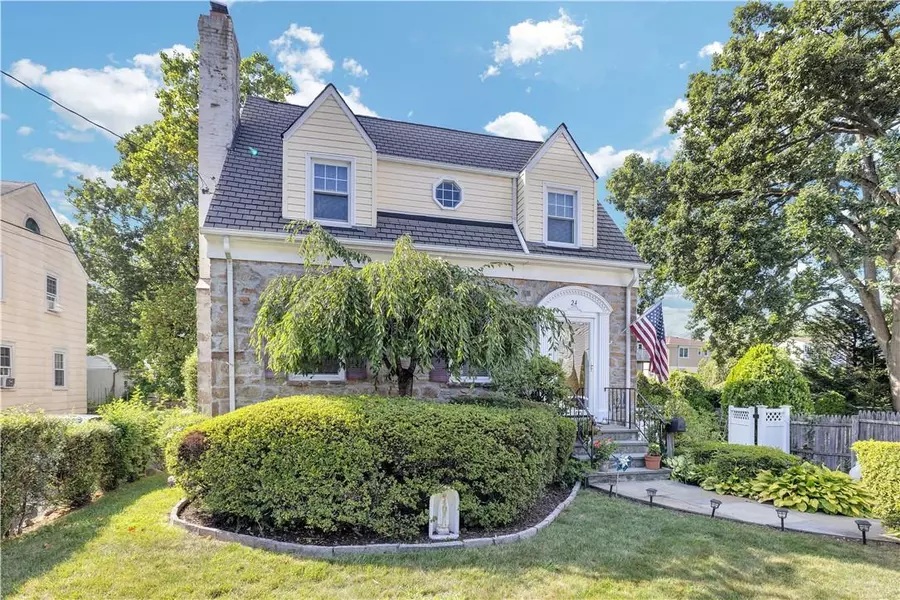 24 Elaine TER, Yonkers, NY 10701