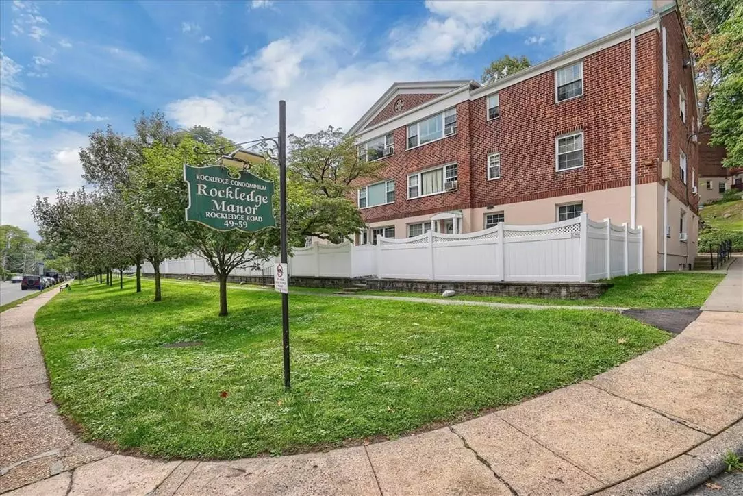 Bronxville, NY 10708,49 Rockledge RD #12E