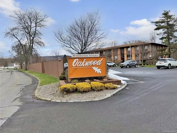 10 Oakwood TER #63, New Windsor, NY 12553