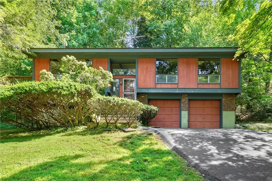 222 Lakeview CT, Mahopac, NY 10541