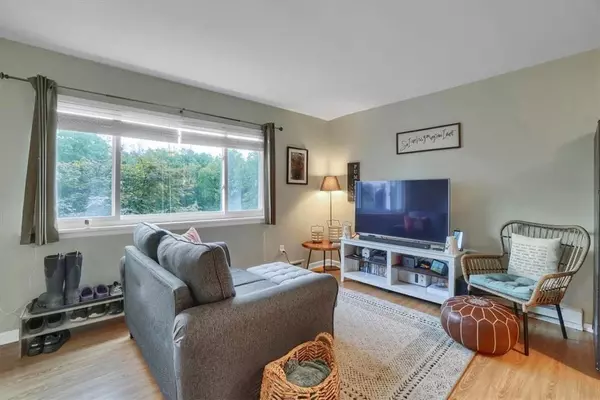 881 Albany Post RD #29, New Paltz, NY 12561