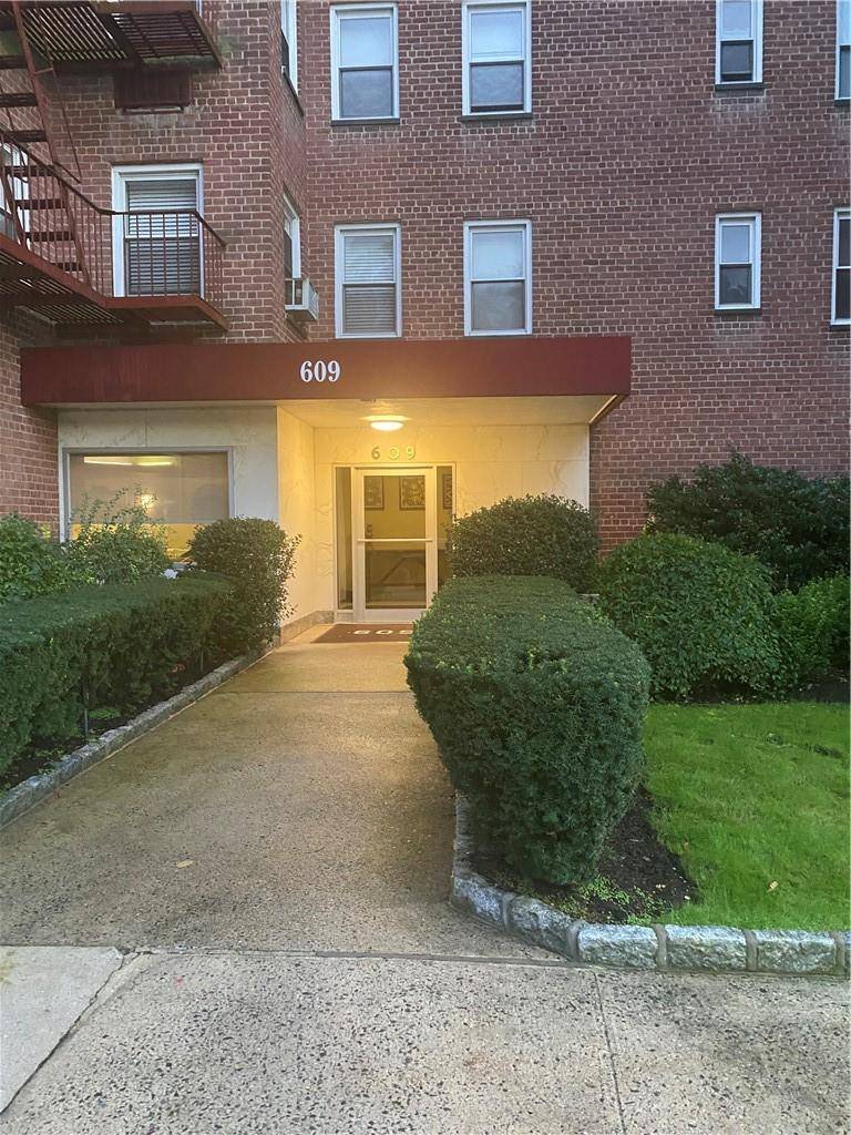 609 Palmer RD #7D, Yonkers, NY 10701