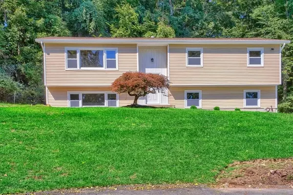 Spring Valley, NY 10977,2 shady ridge CT