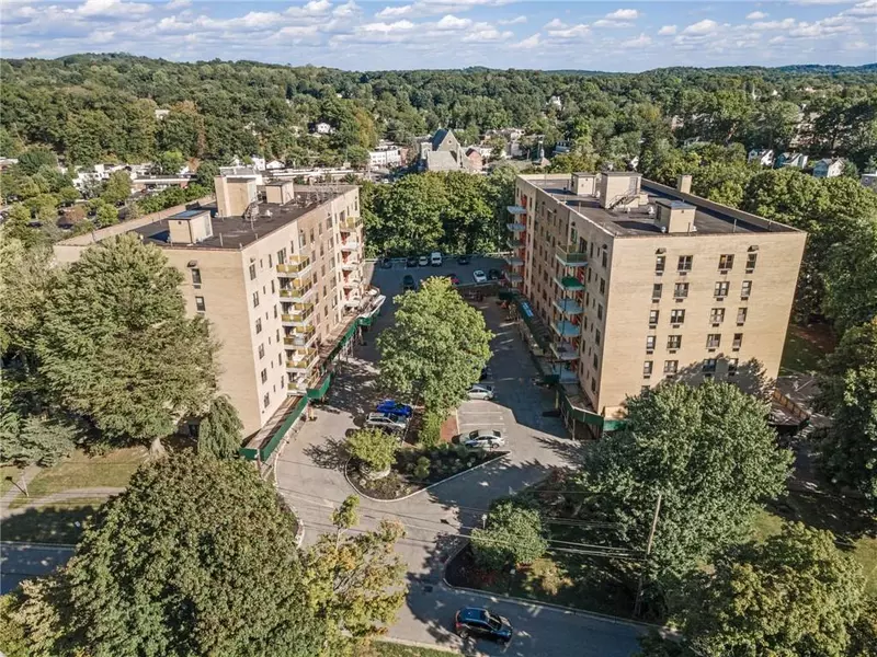 35 Stewart PL #304, Mount Kisco, NY 10549