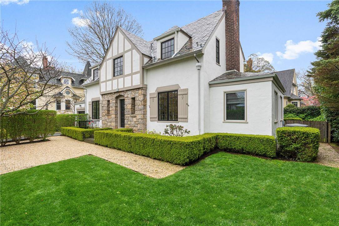 3 Maple AVE, Larchmont, NY 10538