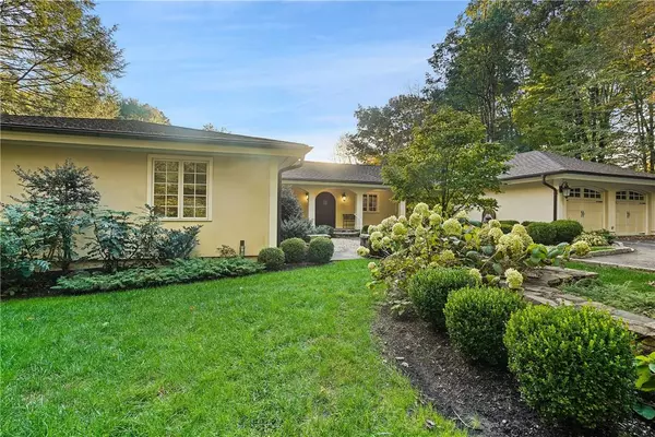 Pound Ridge, NY 10576,85 High Ridge RD