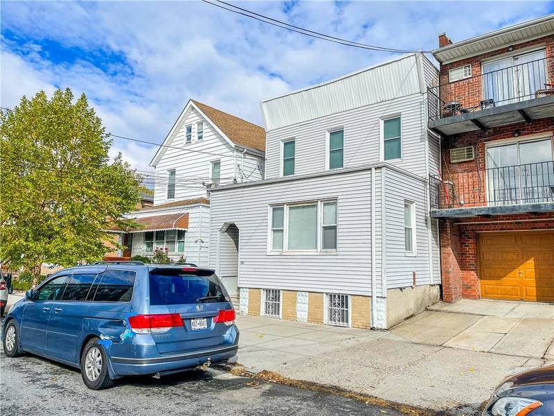 2863 Roebling AVE, Bronx, NY 10461