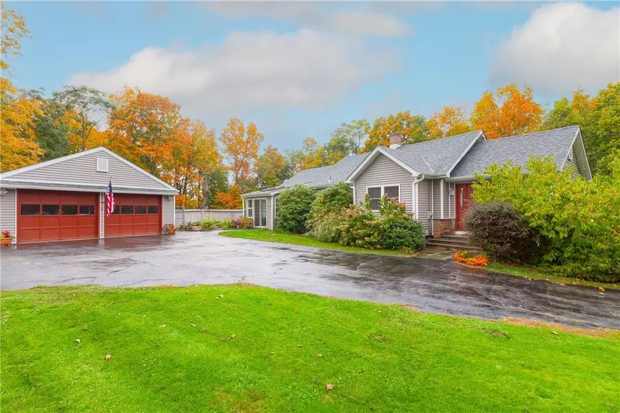 557 Violet AVE, Hyde Park, NY 12538