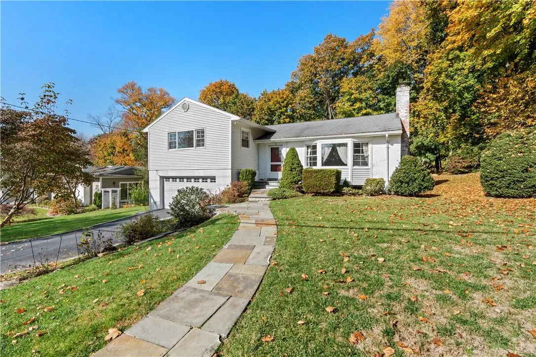 White Plains, NY 10605,14 Homeside LN