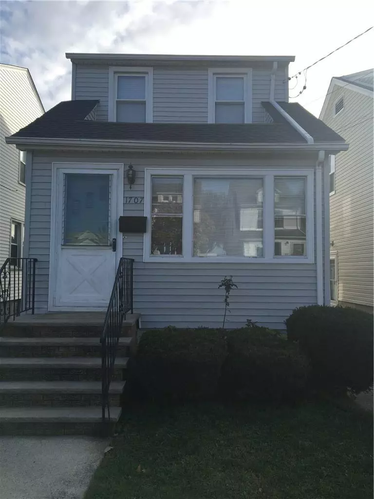 Whitestone, NY 11357,1707 Murray ST